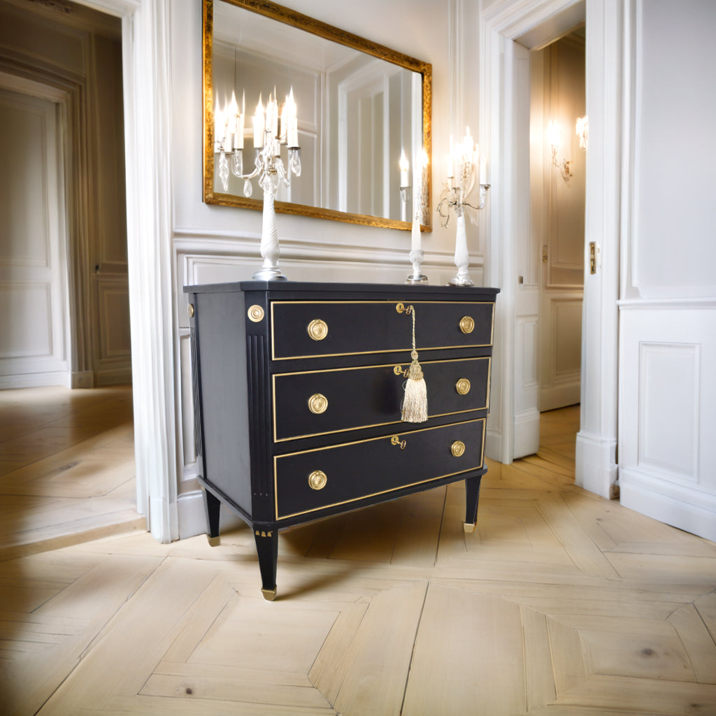 Furniture - Gustavian Dresser